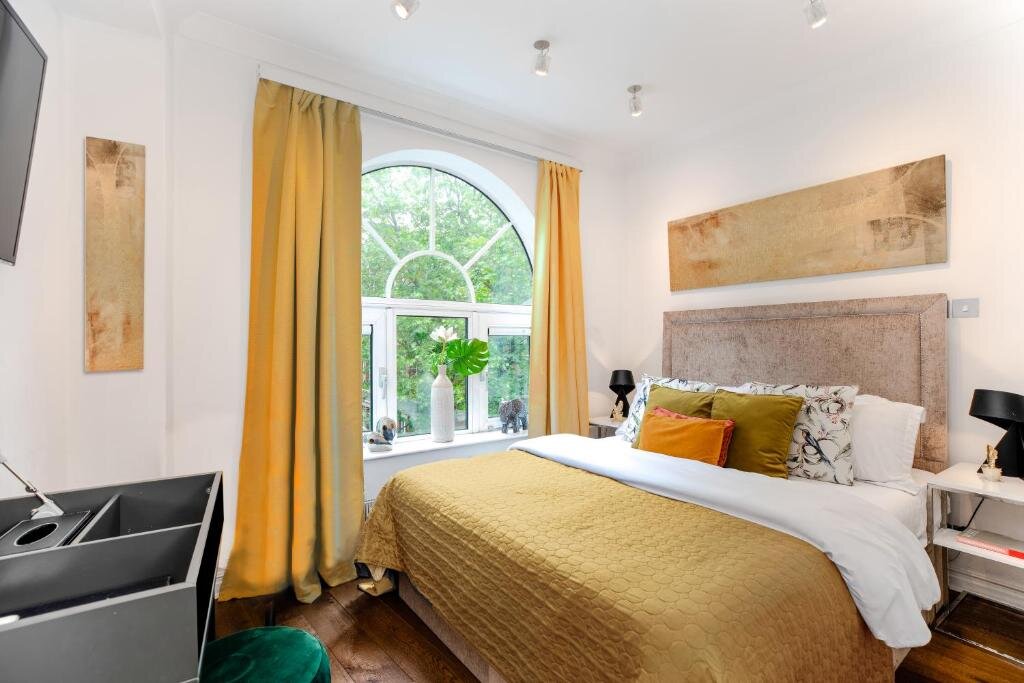 3 Bedrooms Apartment 1st Class Covent Garden Residences for 1st Class Guests