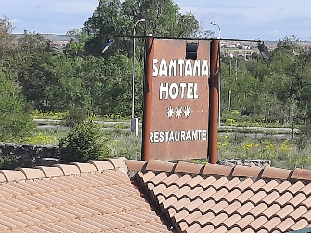 Кровать в общем номере Santana Hotel Restaurante