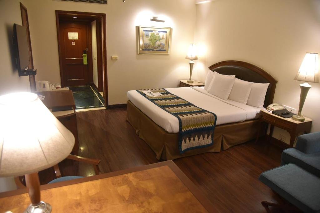 Двухместный номер Superior Radisson Hotel Varanasi