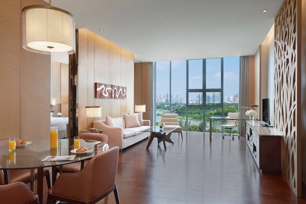 Апартаменты c 1 комнатой с балконом и с видом на город The OCT Harbour, Shenzhen - Marriott Executive Apartments