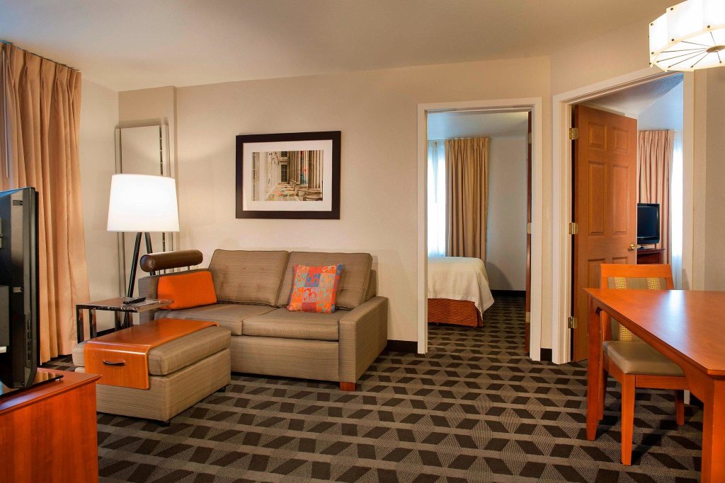 2 Bedrooms Suite TownePlace Suites Marriott Dulles Airport