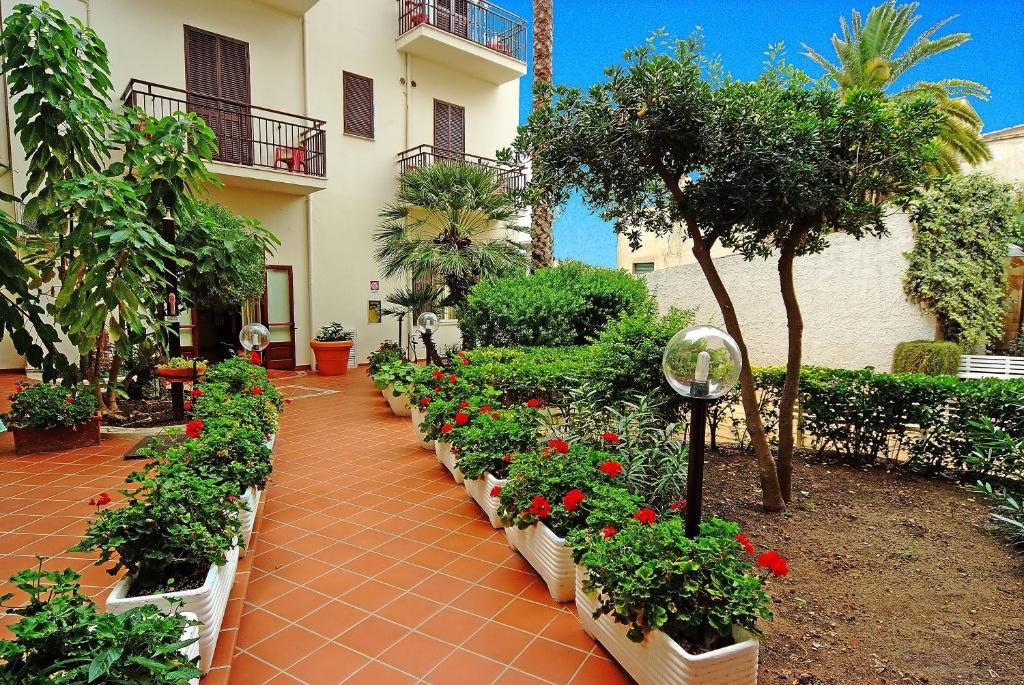 Двухместный номер Superior с видом на сад Hotel El Balear