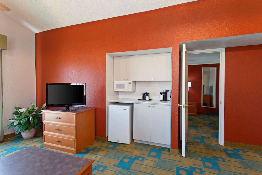 Suite La Quinta Inn by Wyndham Costa Mesa Orange County