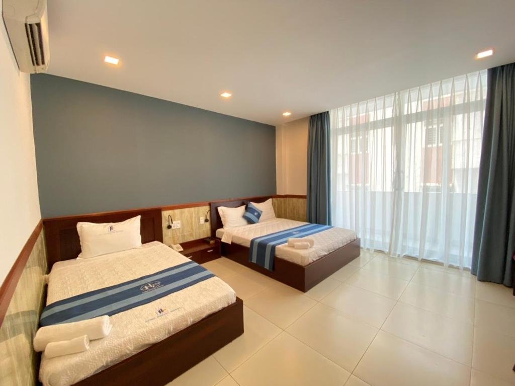 Standard Dreier Zimmer mit Balkon Hung Phuoc Hotel