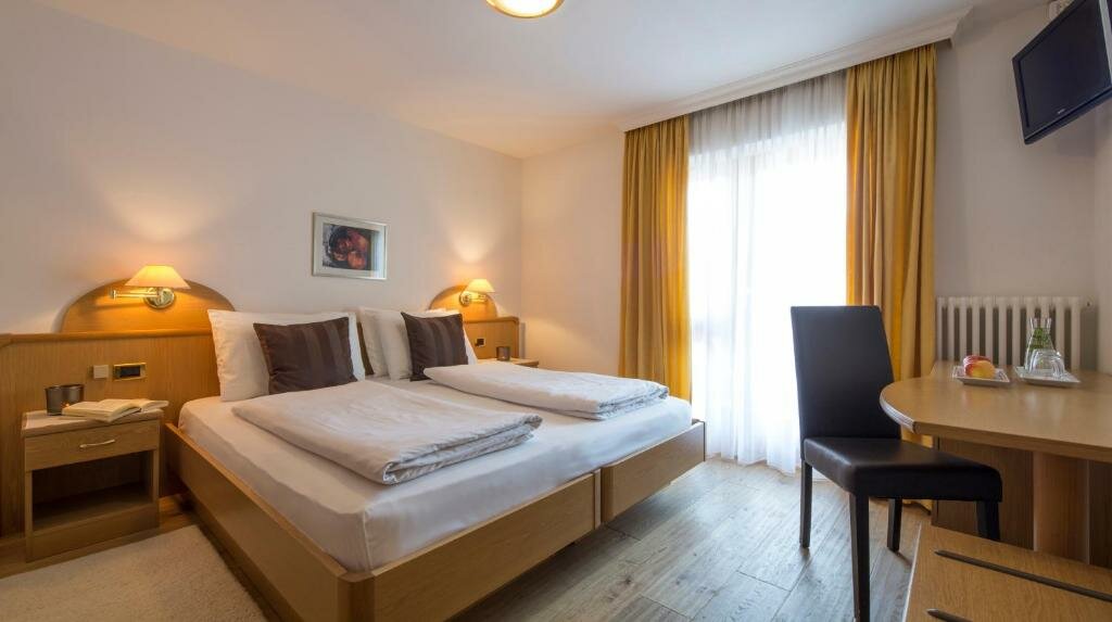 Standard Doppel Zimmer Hotel Des Alpes