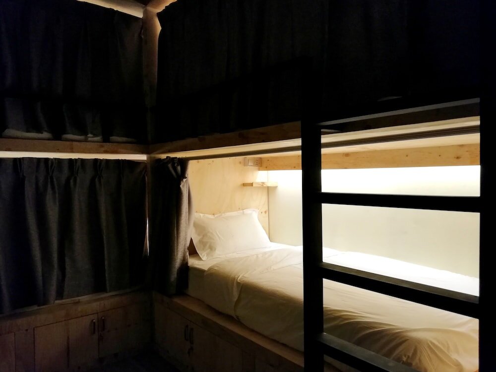 Кровать в общем номере (женский номер) Mansion Hostel Mandalay