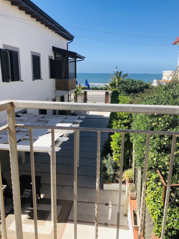 Economy Double room with balcony and with sea view Hotel La Rosetta Scauri