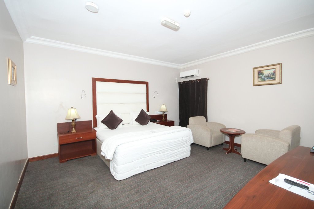 Deluxe Zimmer Denis Hotel Abuja