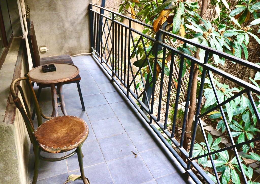 Standard Double room with balcony Artists Residence in Tbilisi