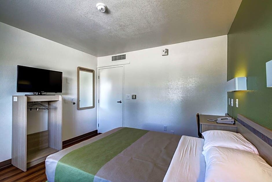 Номер Standard Motel 6-Midvale, UT - Salt Lake City South
