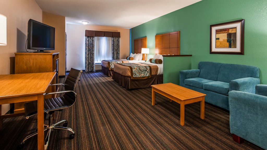 Четырёхместный люкс Best Western Plus Seminole Hotel & Suites
