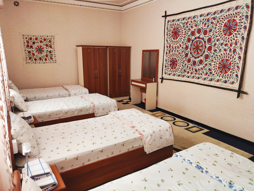 Кровать в общем номере Islam Khodja