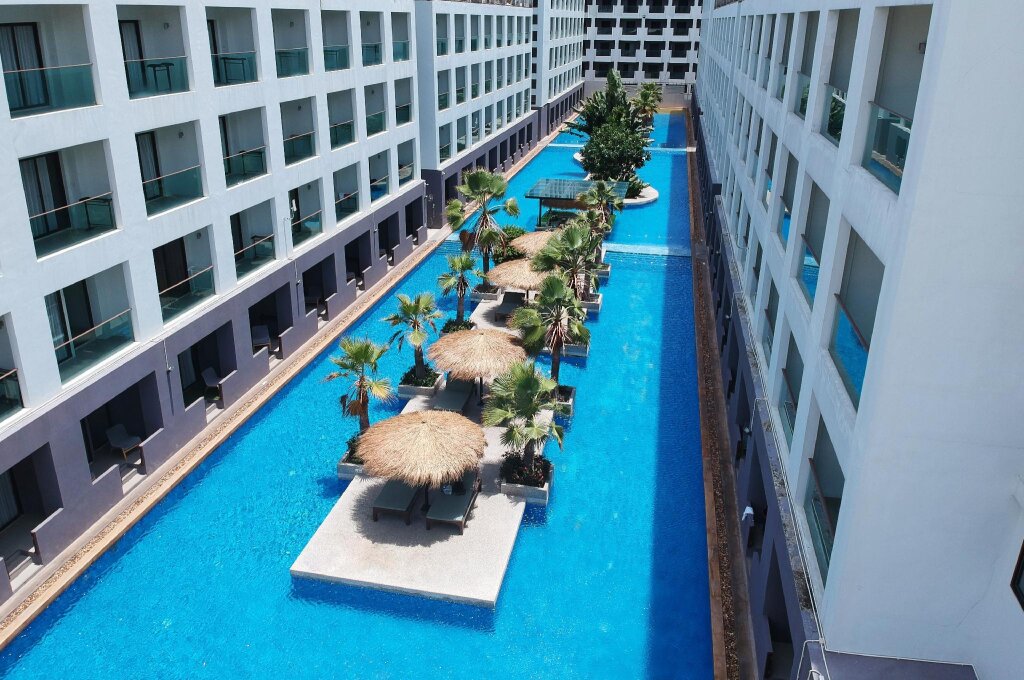 Номер Standard дуплекс Woraburi Pattaya Resort & Spa