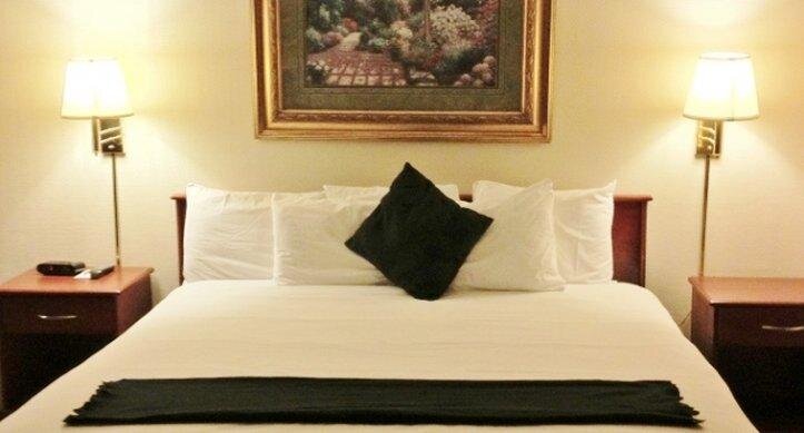 Кровать в общем номере Hotel 34FIFTY