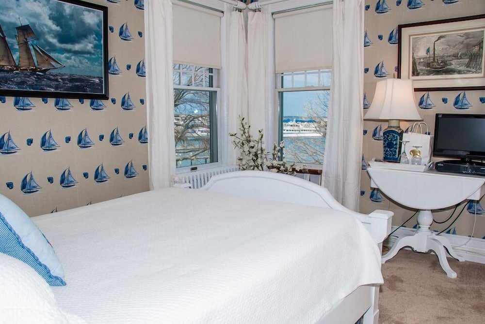 Номер Standard c 1 комнатой с видом на море Harbor Knoll Bed and Breakfast