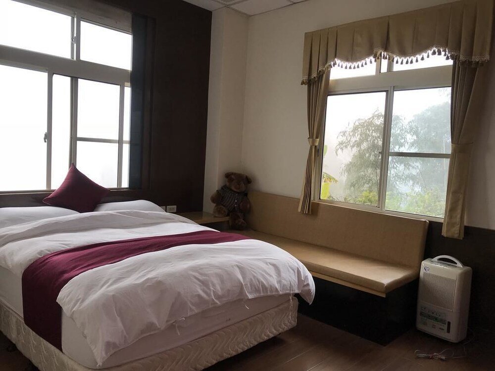 Standard Double room with mountain view Zhu Yuan Homestay
