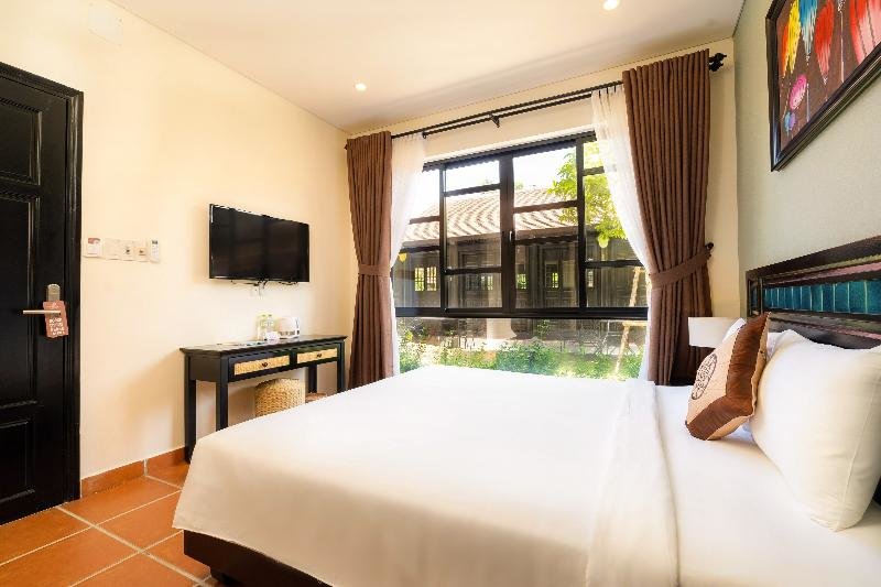 Standard Double room with balcony Hoi An Town Home Resort