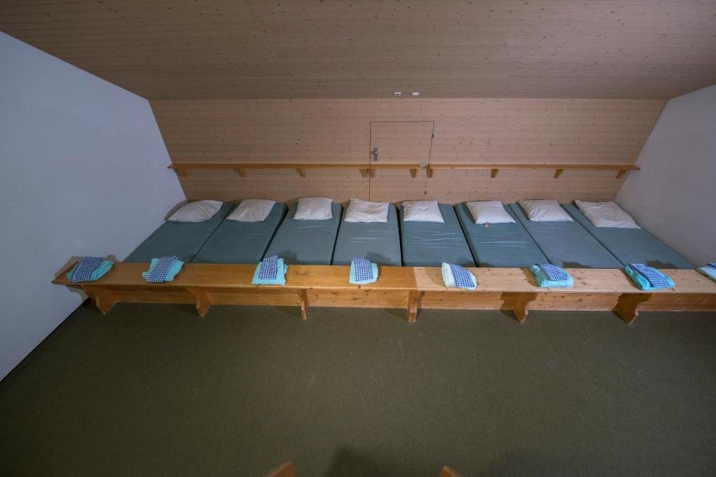 Кровать в общем номере juhui Lenzerheide