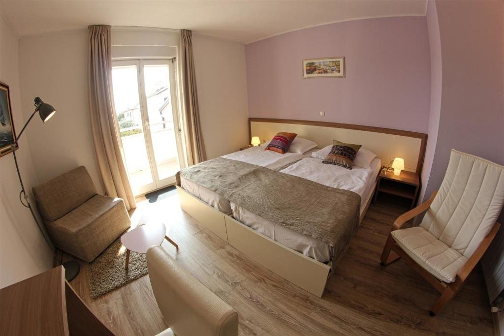 Standard Doppel Zimmer mit Balkon Villa Badi