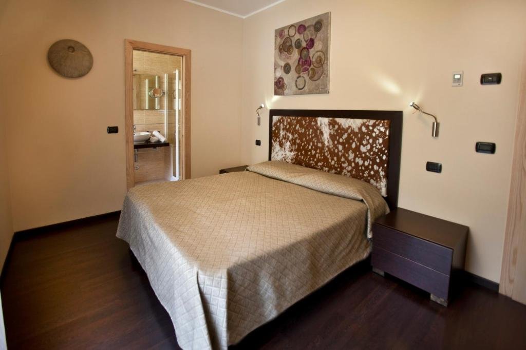 Standard Doppel Zimmer mit Seeblick Hotel Villa Smeralda