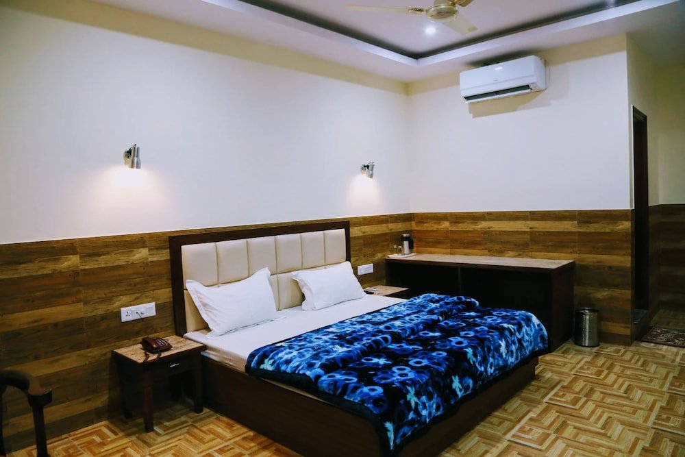 Номер Deluxe Goroomgo Hotel Vishnu Inn Dehradun