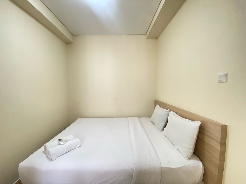 Standard Zimmer Spacious Corner 2Br Apartment At Parahyangan Residence