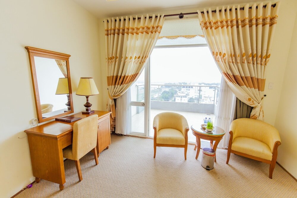 Luxury room with city view Thien An Riverside Hotel