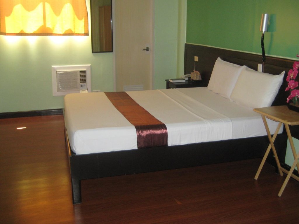 Standard room RueMango Apartelle and Suites