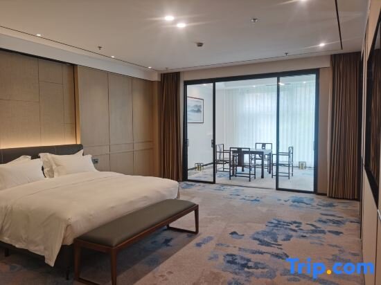 Business Suite Qilin Hotel