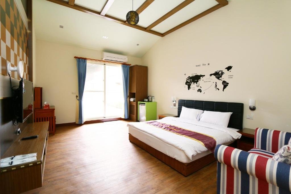Standard Double room with mountain view Ruisui Palm Lakes B&B