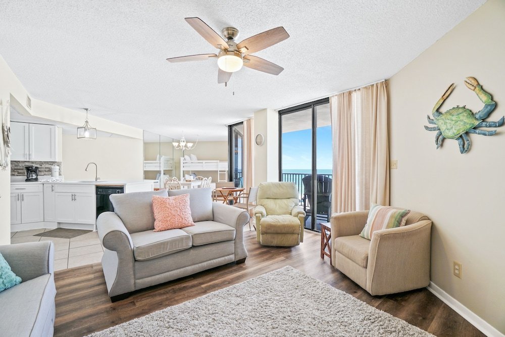 Номер Standard с 2 комнатами с балконом и beachfront AquaVista Beach Resort by Panhandle Getaways