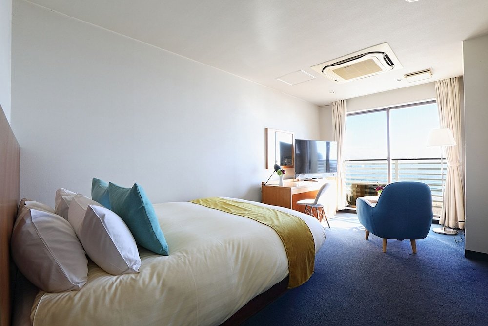 Двухместный номер Standard с балконом и с видом на океан Sayan Terrace Hotel & Resort