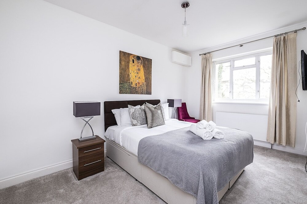 Apartment The Porchester Gardens - Modern & Bright 4bdr With Garden and Parking