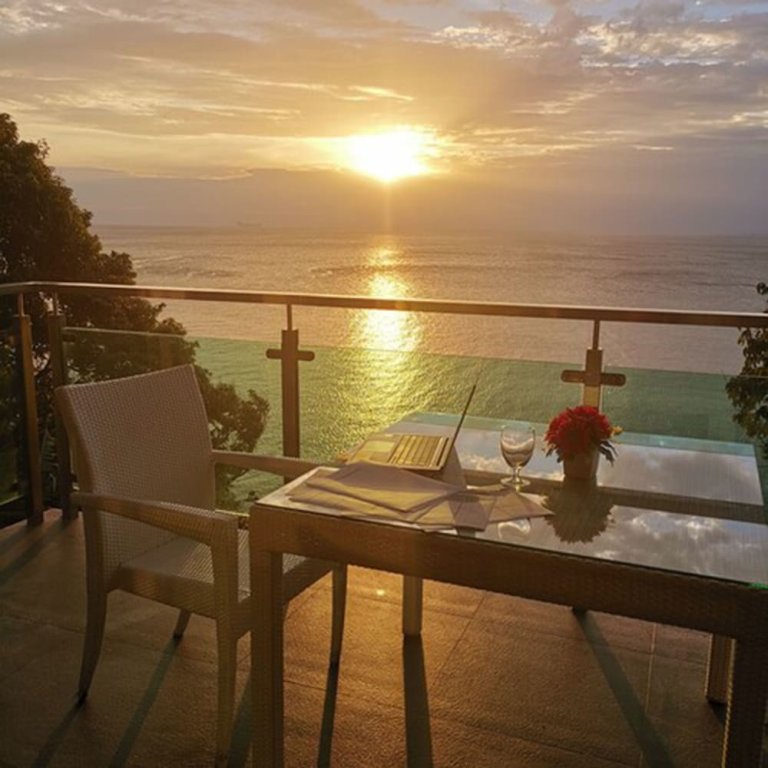Номер Executive с балконом и с видом на океан Cliff Lanta Suite-Koh Lanta Krabi
