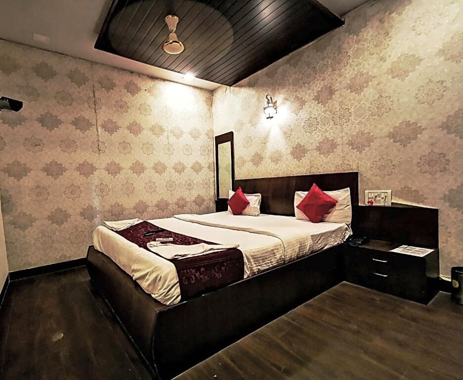Superior Double room Hotel Sai Sharan Stay Inn Turbhe