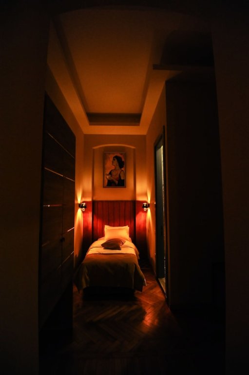 Comfort room Renaissance Hotel