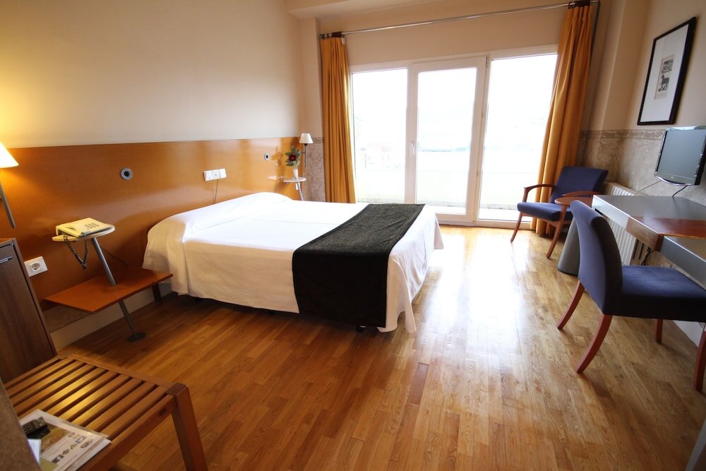 Standard Double room with balcony Hotel Azar