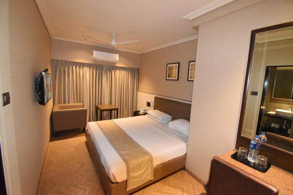 Deluxe room Hotel Kings International Juhu
