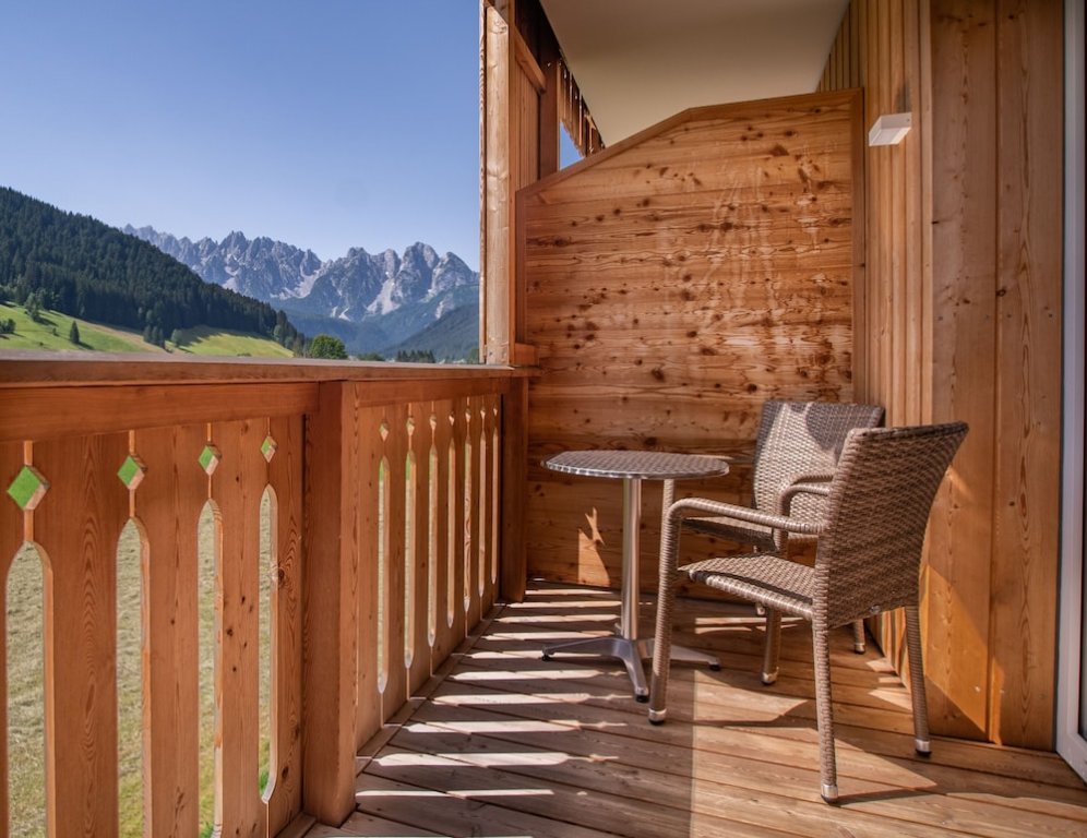 Семейный номер Standard с 2 комнатами с балконом и с видом на горы COOEE alpin Hotel Dachstein