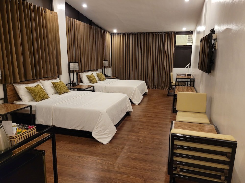 Premium Vierer Zimmer mit Balkon und mit Blick Fernvale Leisure Club and Resort