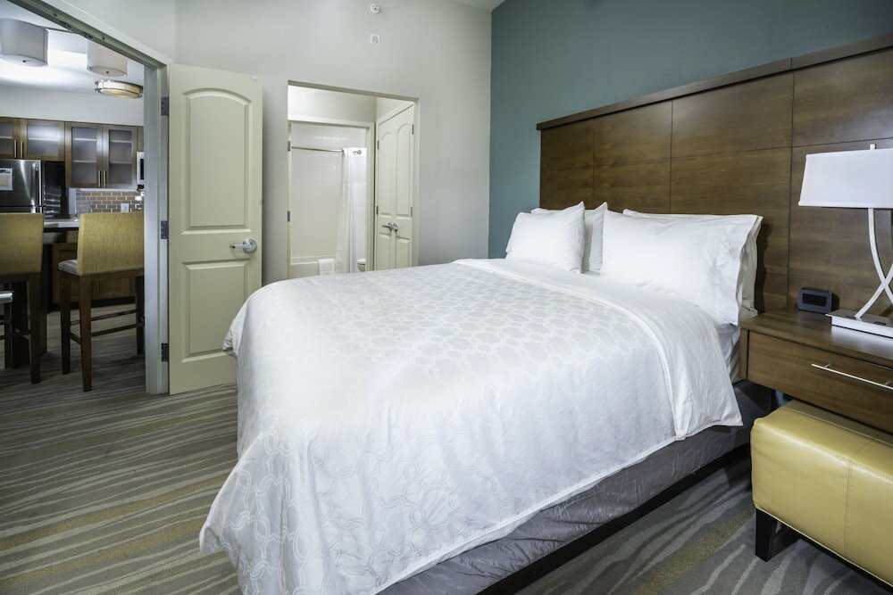 1 Bedroom Suite Staybridge Suites - Summerville, an IHG Hotel