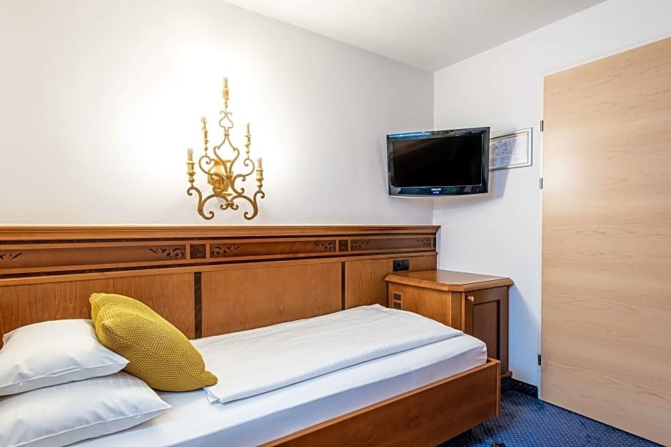2 Bedrooms Standard Attic room Hotel Mondschein