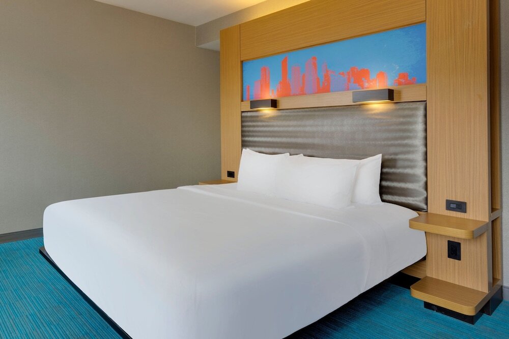 Standard Doppel Zimmer mit Flussblick aloft Hotel Milwaukee Downtown