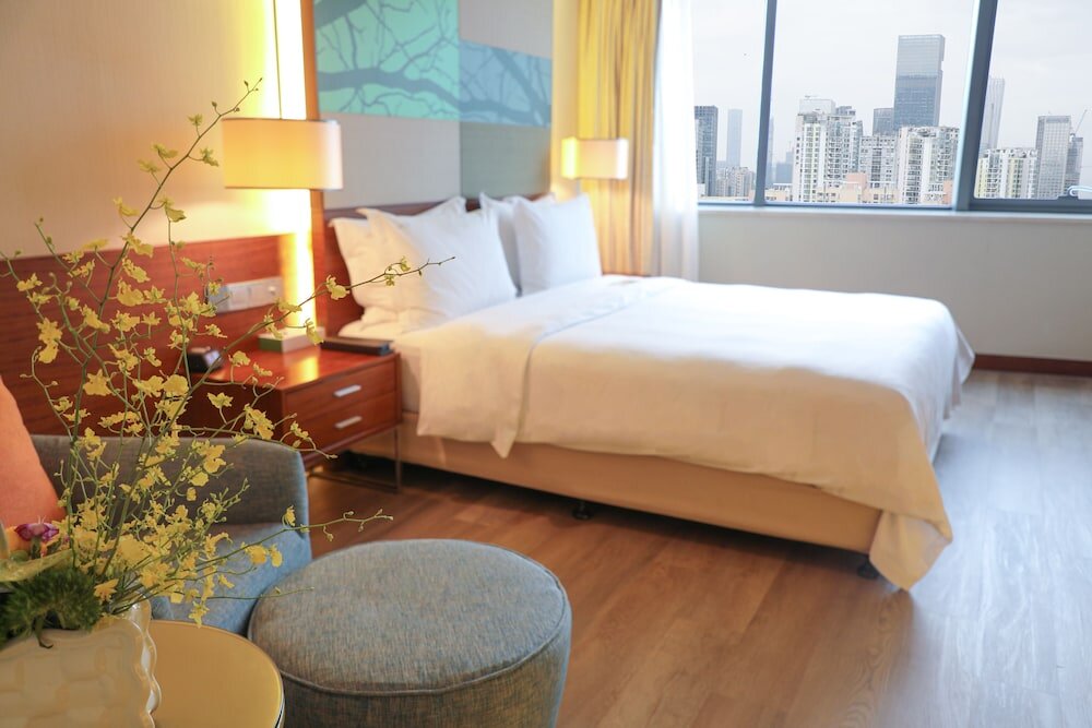 Двухместный клубный номер Standard Holiday Inn Shenzhen Donghua, an IHG Hotel