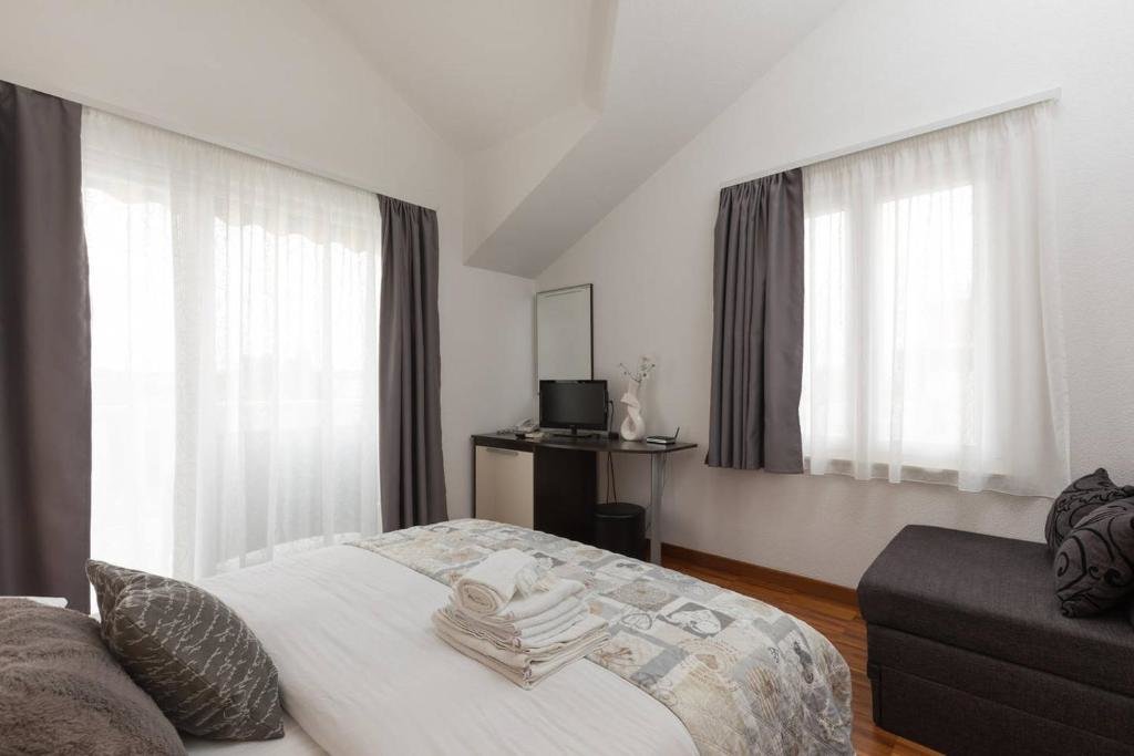 Двухместный номер Standard с балконом Apartments & Rooms Villa Maslina