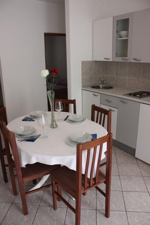 2 Bedrooms Apartment Apartments Golija in center of Pag