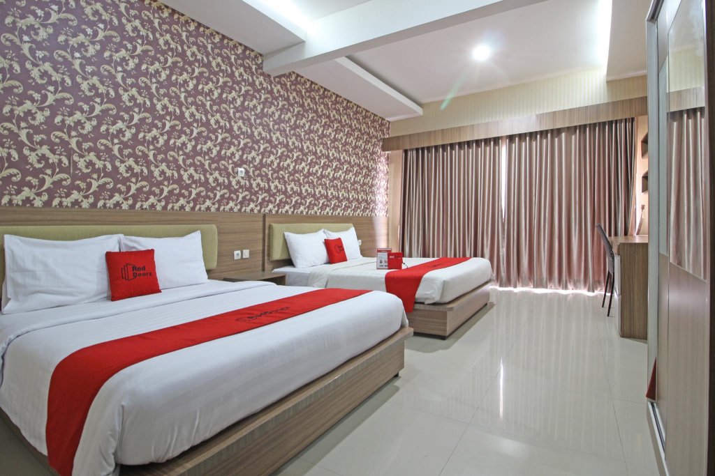 Standard famille chambre RedDoorz near Jogja City Mall