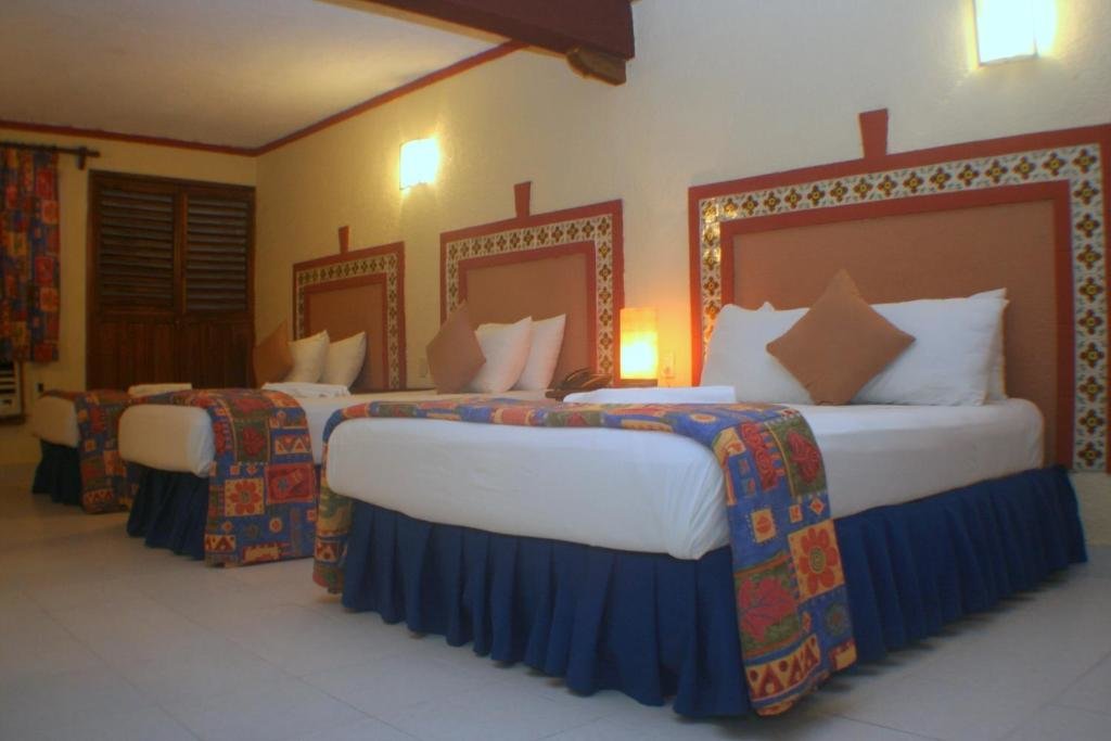 Standard Dreier Zimmer Suites Cancun Center