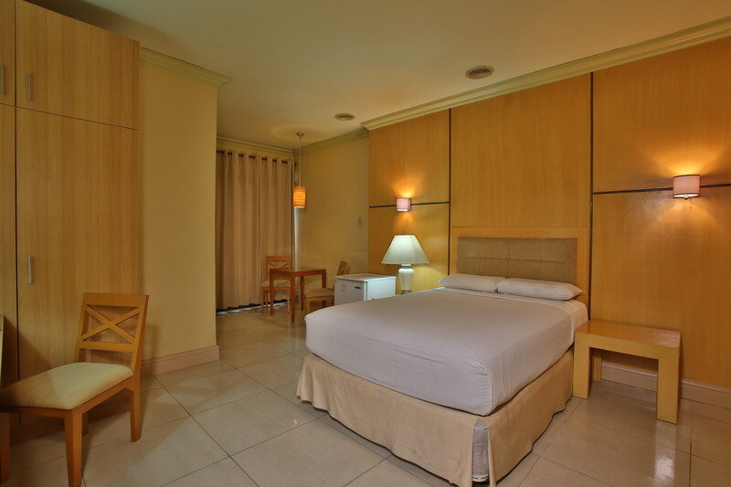 Двухместный номер Standard с балконом Crown Regency Residences Cebu - Quarantine Hotel