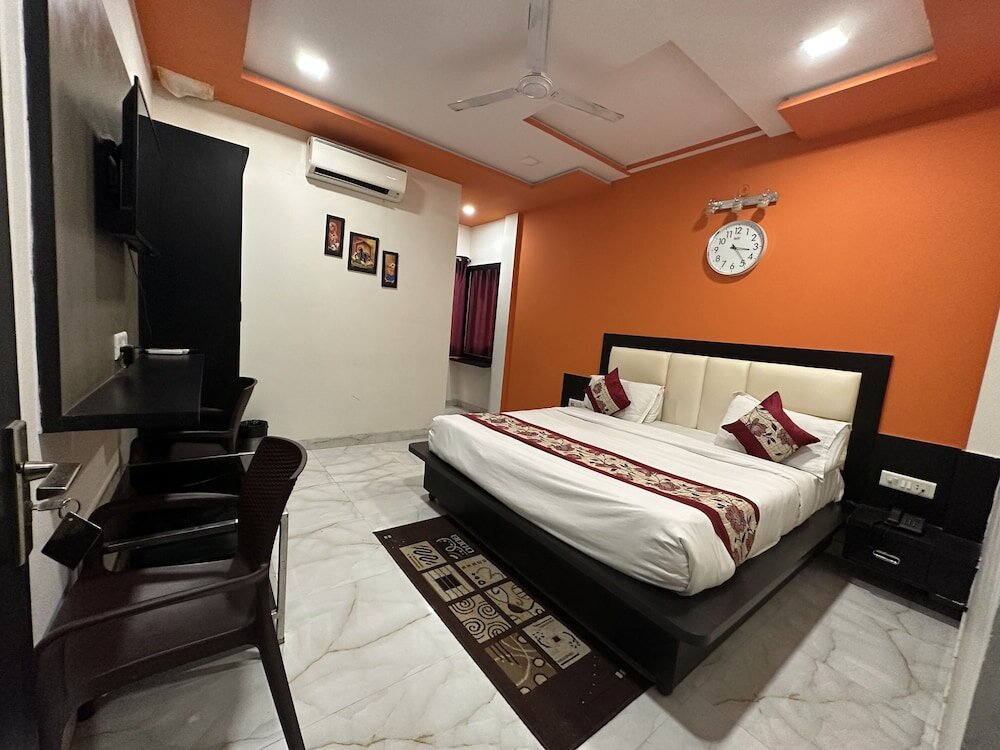 Семейный номер Standard Hotel Aaradhya Residency